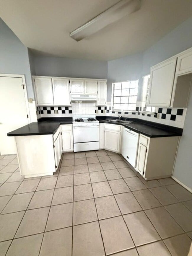 Building Photo - 12158 Noel Espinoza Cir