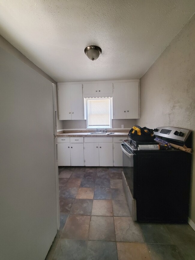 Foto del edificio - 301 W Lilac Ln