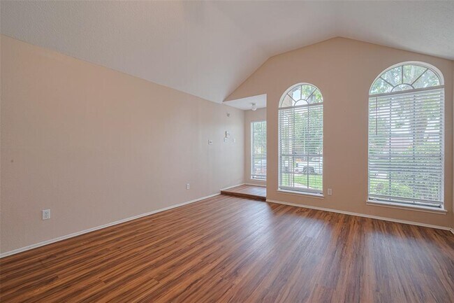 Foto del edificio - 15827 Beechnut St