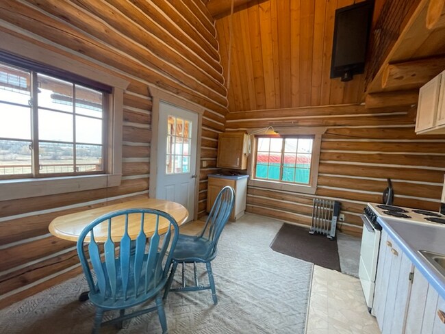 Building Photo - 1249 Willow Creek Rd