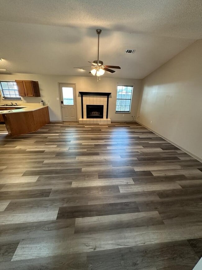 Building Photo - 2567 Weeping Willow Ln