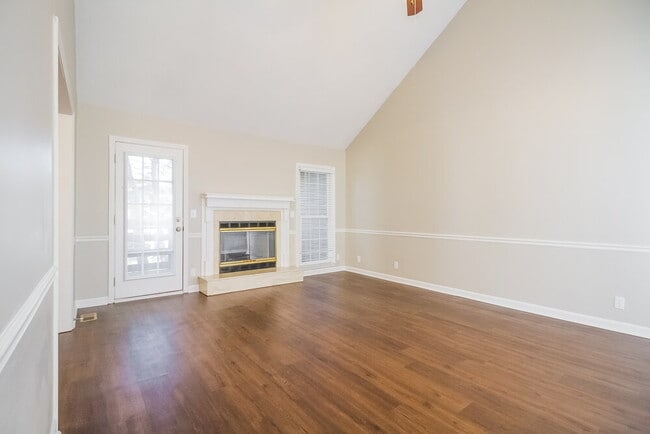 Foto del edificio - 606 Knollwood Dr