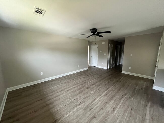 Building Photo - Jacksonville Duplex