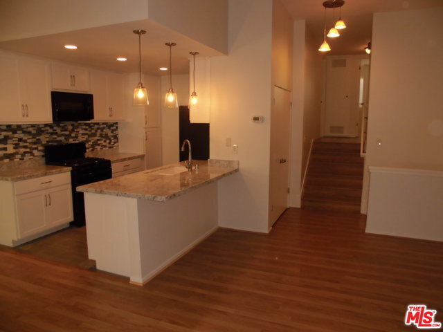 Building Photo - 13322 Maxella Ave