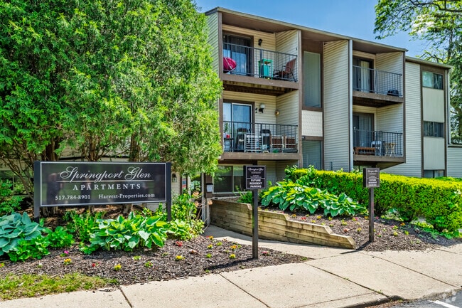 Building Photo - Springport Glen