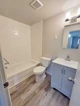 Building Photo - 1420 S Yale St