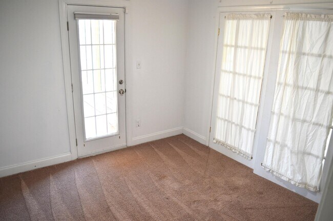 Building Photo - 1504 Glenmont Ct