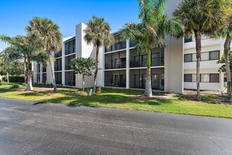 Building Photo - 1605 S US Hwy 1