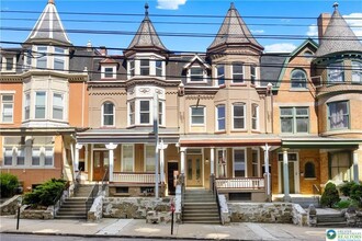 Building Photo - 829 Linden St
