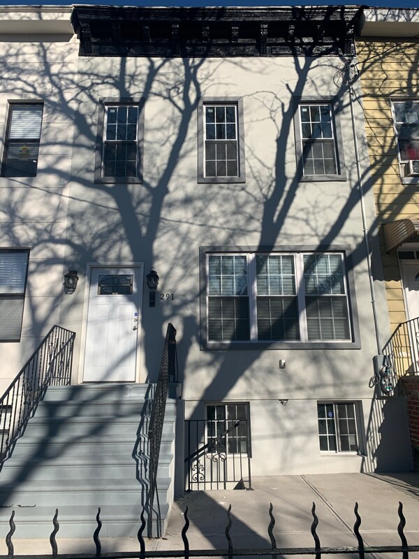 291 Hemlock St, Brooklyn, NY 11208 Room for Rent in Brooklyn, NY