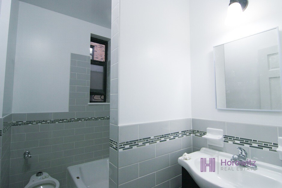 Foto principal - 3564 80th St