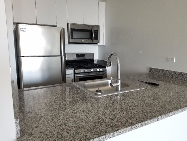 Foto del edificio - 455 W 37th St