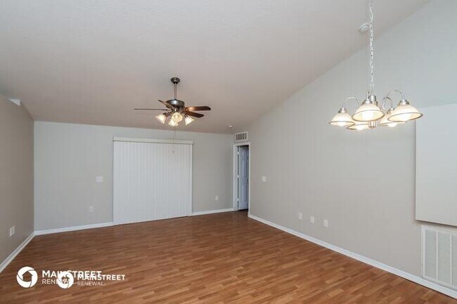 Foto del edificio - 570 HOLMES AVE NW, PALM BAY, FL 32907