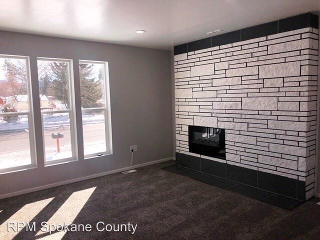 Foto del edificio - 4 br, 2 bath House - 8821 E Broadway Ave