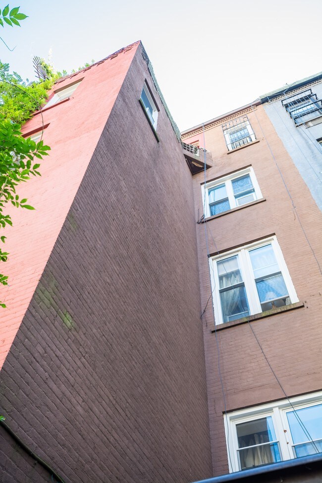 Foto del edificio - 25 W 89th St