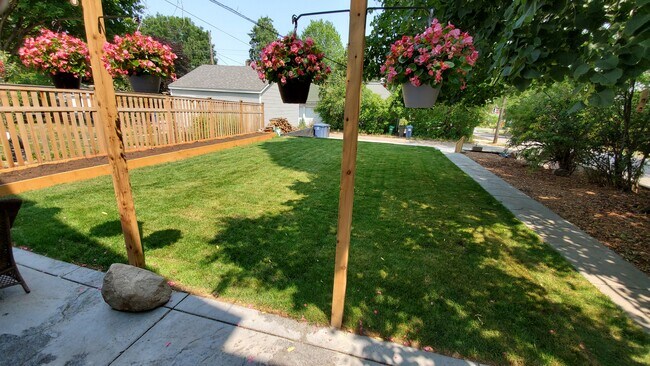 Large backyard - 1400 N Girard Ave N