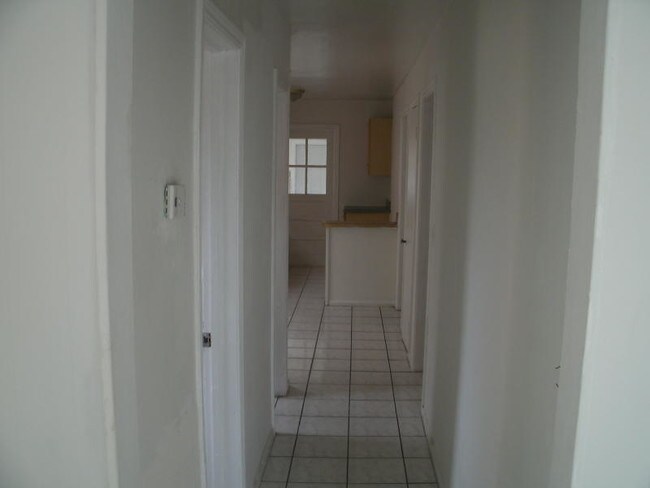 Building Photo - 226 S D St