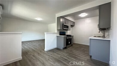 Building Photo - 512 N Marguerita Ave