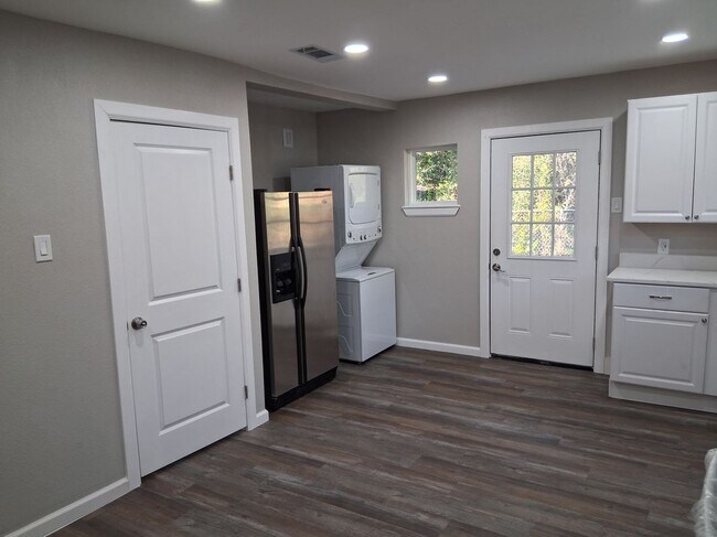 Foto del edificio - 5009 Cottey St