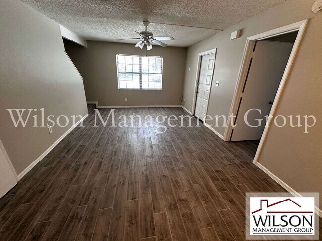 Foto del edificio - 500 Yellowwood Ct