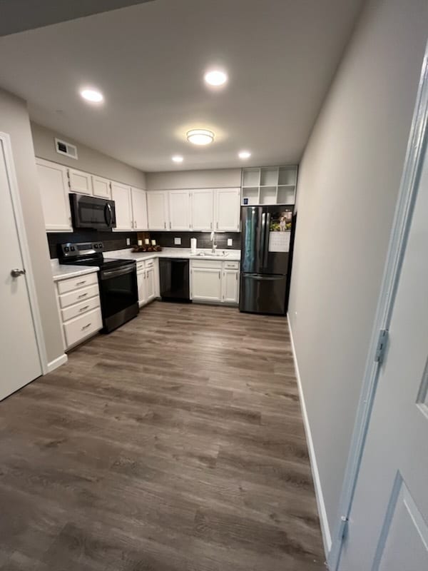 Building Photo - 757 Ridgeside Dr