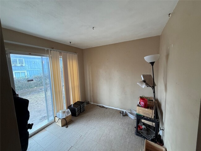 Building Photo - 1415 Wishart Pl