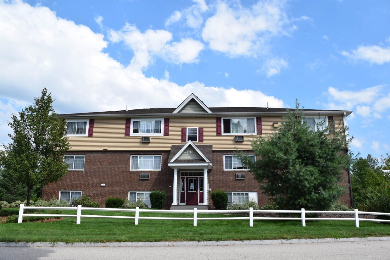 3951 Brown Ave Unit 104, Manchester, NH 03103 Apartment for Rent in