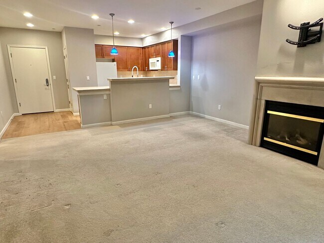 Foto del edificio - Beautiful 1 bed condo in the heart of Bell...