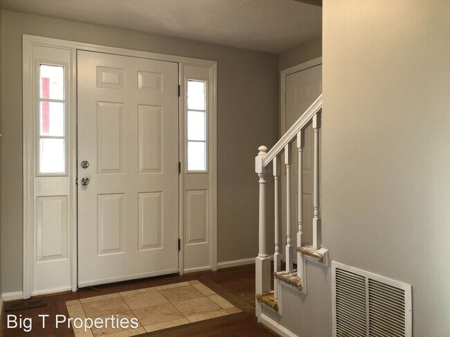 Building Photo - 555 Rockbridge Dr SE