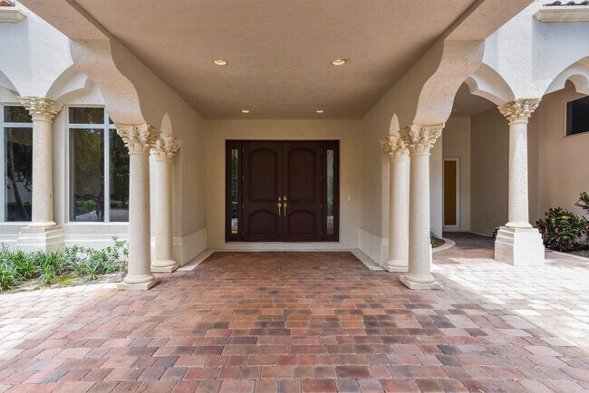 Building Photo - 18105 Long Lake Dr