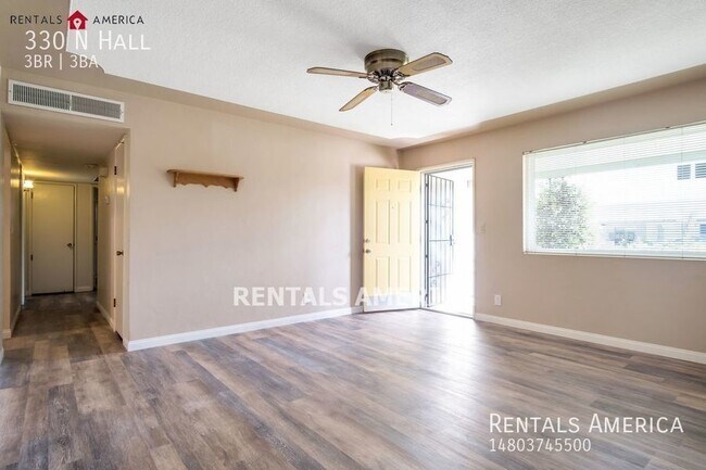 Foto del edificio - 3 Bedroom, and detached guest suite! Lands...