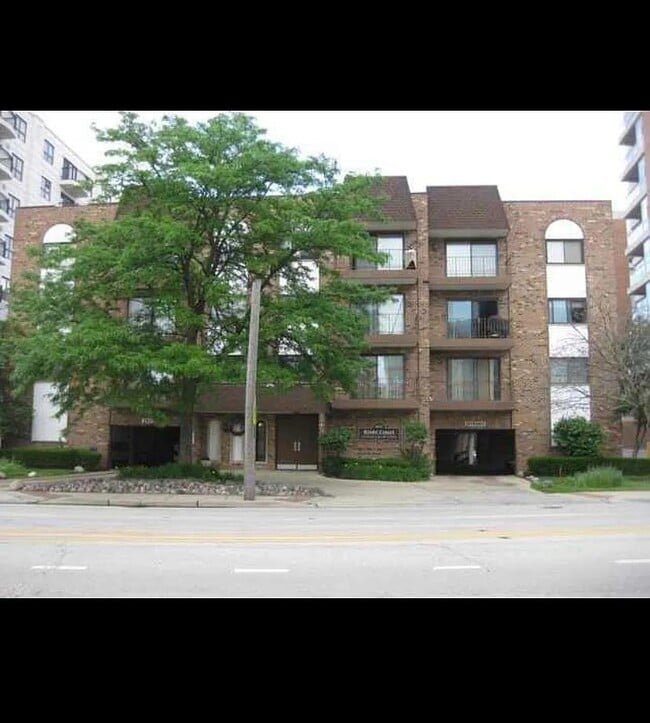 Foto del edificio - 603 S River Rd