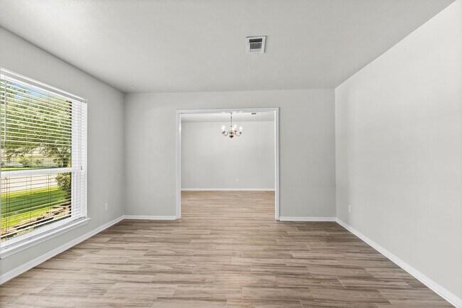 Foto del edificio - 27201 Paula Ln