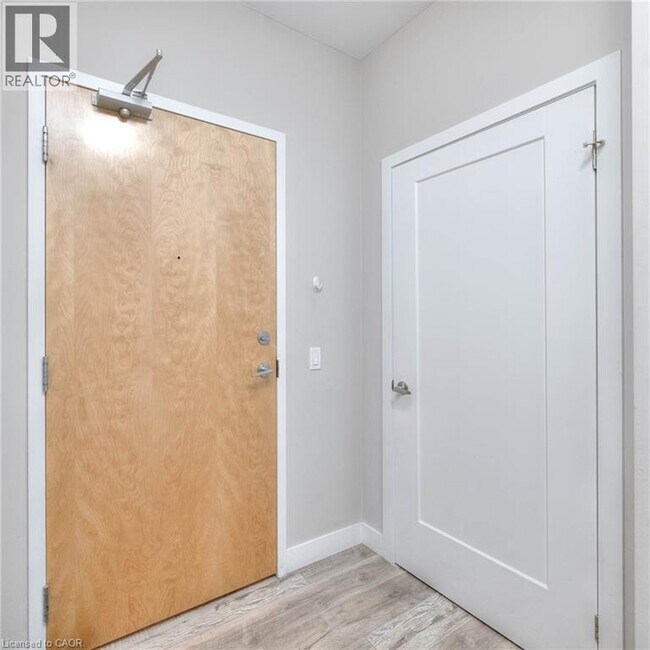 Photo du bâtiment - 100 Garment St