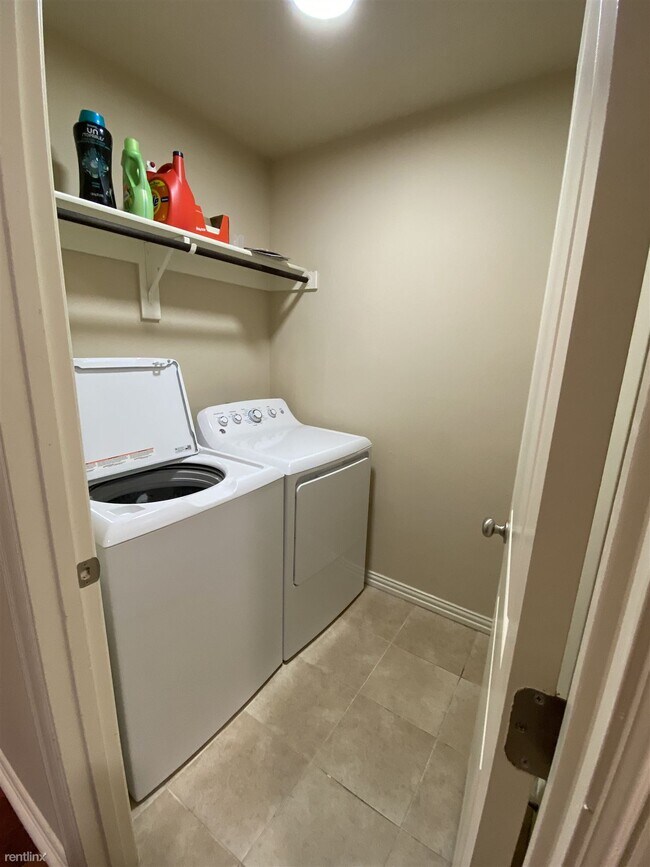Foto del edificio - 3 br, 2 bath House - 1705 Carverly Drive