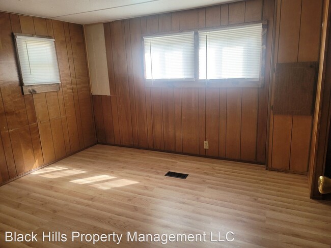 Building Photo - 2 br, 1 bath House - 216 1/2 E. Denver St.