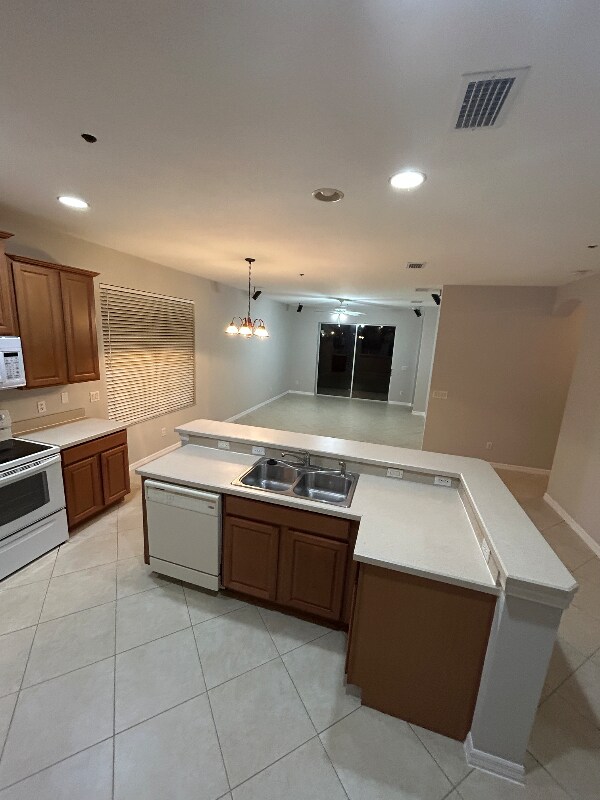 Foto del edificio - 9401 Leland Dr