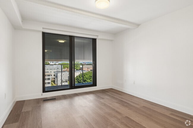 2BR, 2.5BA - 1,300SF - Bedroom - Atrium On Commonwealth