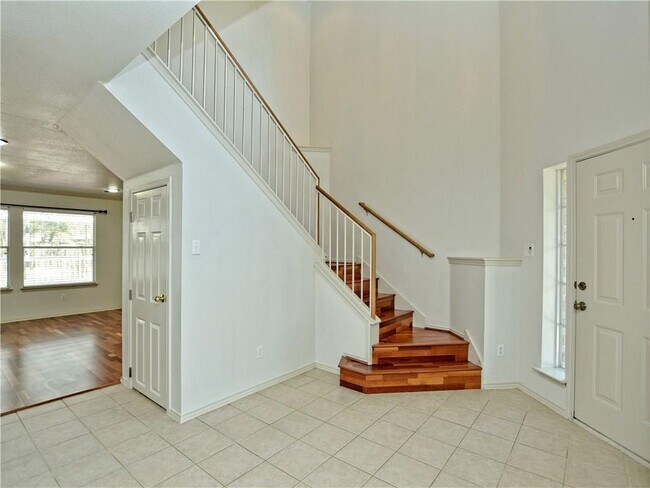 Building Photo - 13428 Tamayo Dr