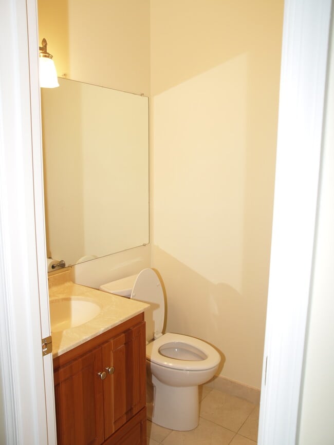 3287 Sutton Pl NW, Washington, DC 20016 Townhome Rentals in