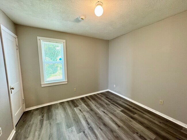 Foto del edificio - 1591 Bauer Blvd