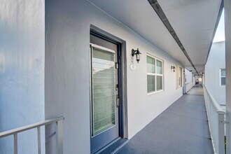 Building Photo - 42 Burgundy A