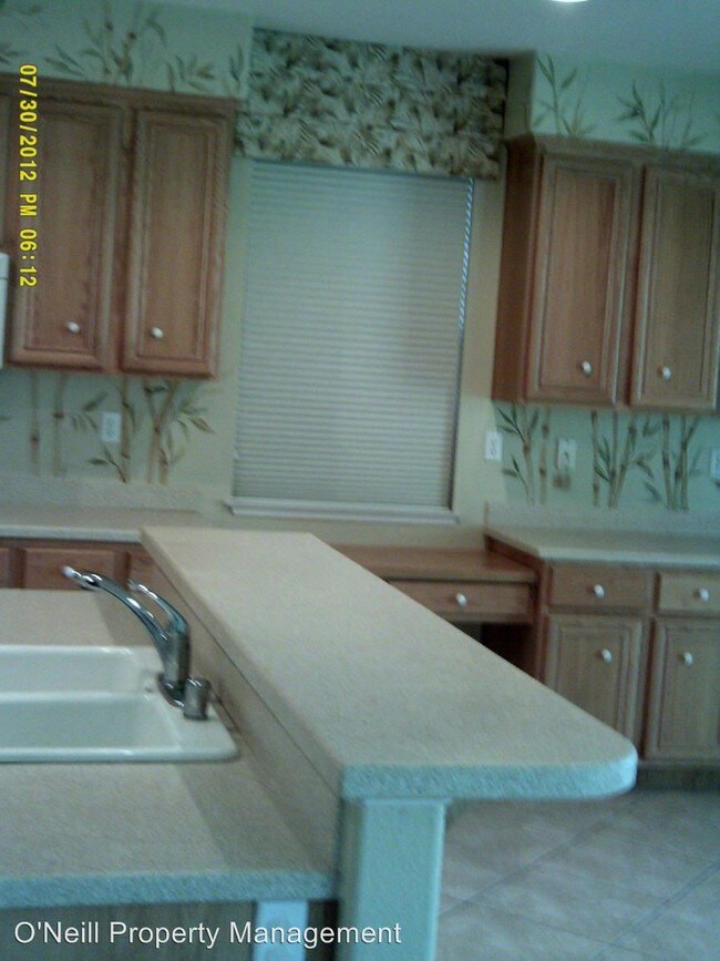 Building Photo - 1227 Via Vista Dr