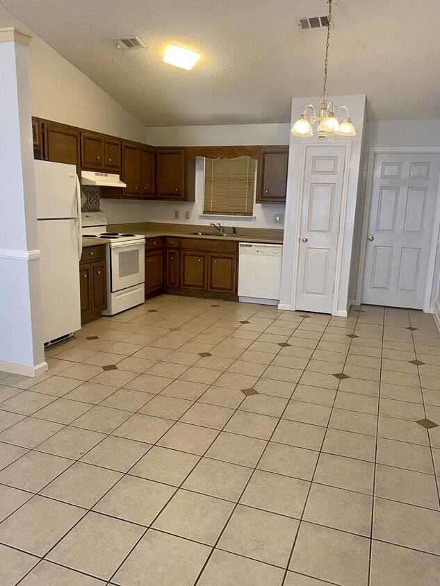 117 Augusta Ct Unit B, Leesburg, GA 31763 Condo for Rent in Leesburg