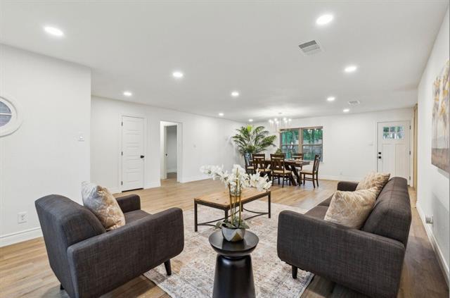 Foto del edificio - 6200 Ravenswood Dr
