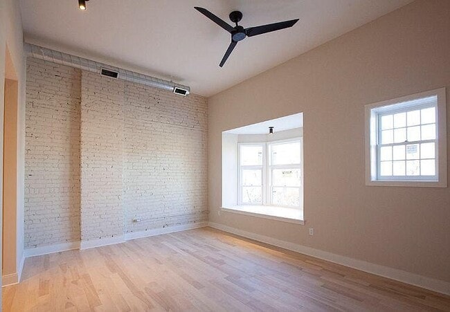 Building Photo - 1627 Leverette St