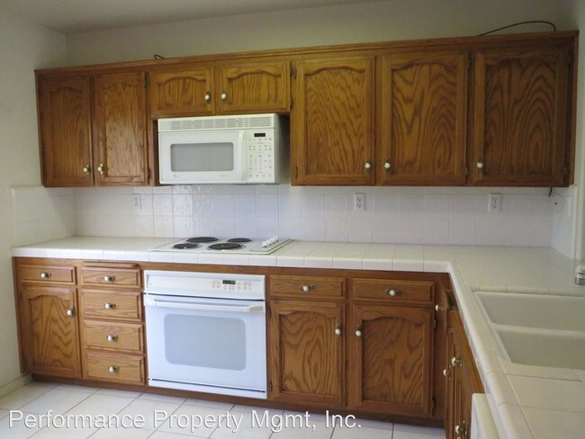 Foto del edificio - 3 br, 2.5 bath House - 3766 W. Josiah Lane