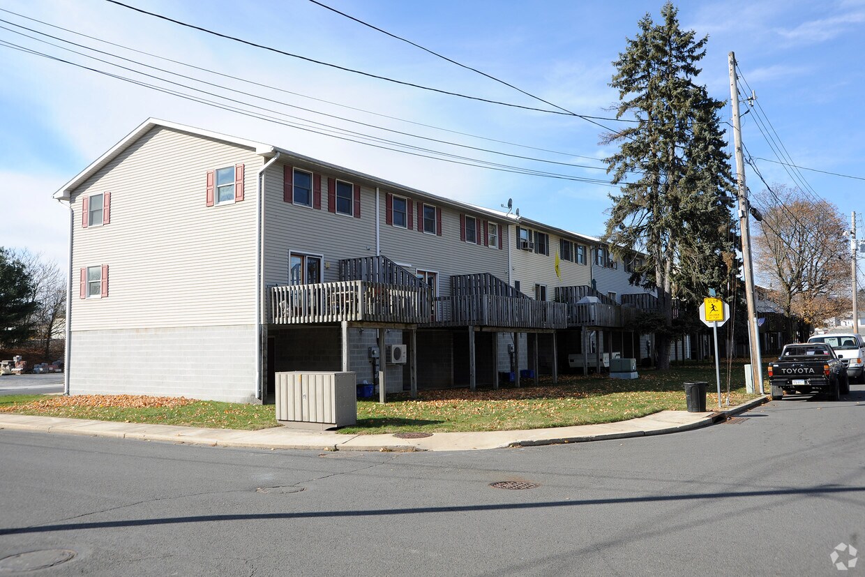 304 308 South Garfield Apartments in Schuylkill Haven, PA