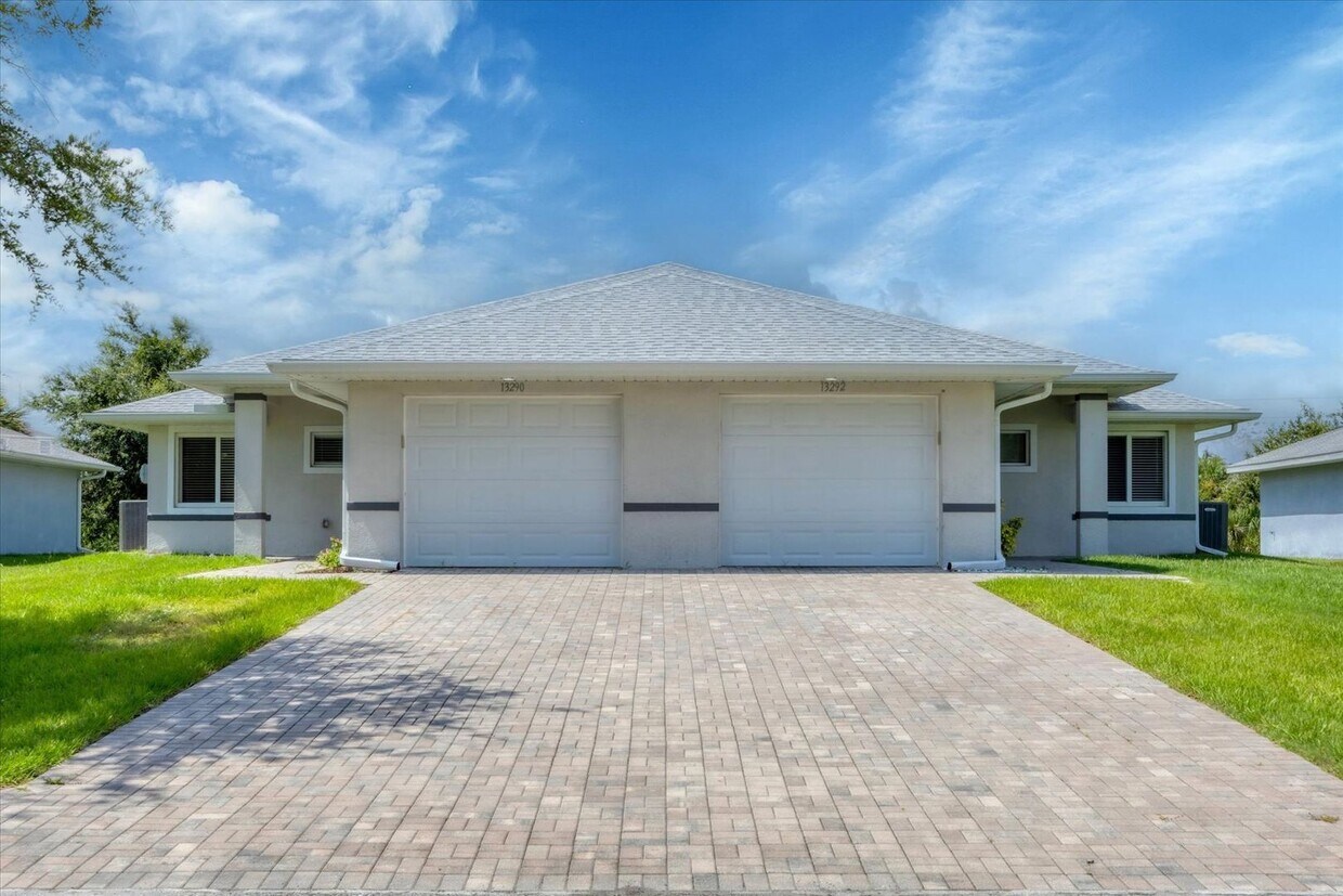 Primary Photo - Duplex for rent