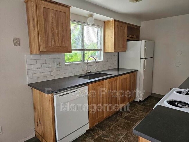 Building Photo - 316 W 30th St